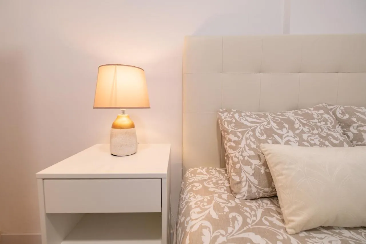 Self Check-In! Apartment In The Heart Of Malaga! 0*,  España